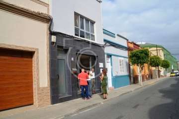 PCL Radio estrena programación e inmortaliza a Antonio Uche (Foto TA)